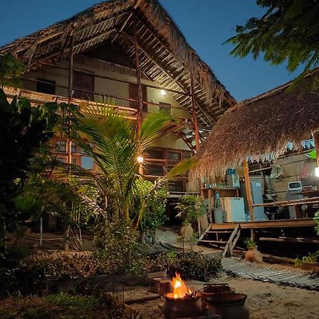 Casa Surf Lodge - Praia do Tofo Buitenkant foto